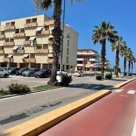 Ad Un Passo Dal Mare Lejlighed Porto SantʼElpidio Eksteriør billede